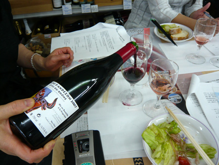 pour-dandezon-into-glass