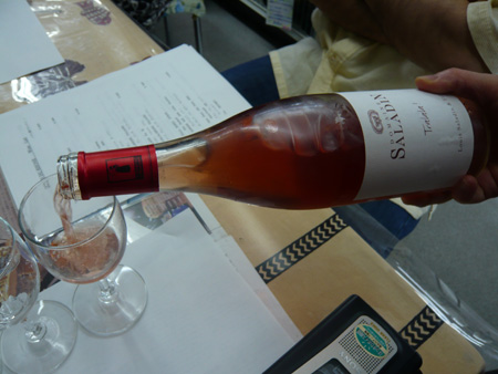 pour-rose-into-glass
