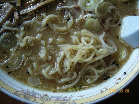 20090328 069 琴平荘1 みそ中華そば 麺