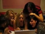 「2 Girls 1 Cup」のリアクション動画いろいろ