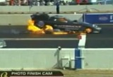ドラッグレースのパワフルなクラッシュ詰め合わせ