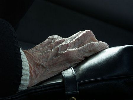仙台市で100才のおじいちゃん無免許運転で捕まる