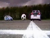 車でサッカー