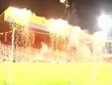 サッカーの試合中にスタジアムが花火で大変な事に
