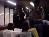 NY地下鉄のバケツドラムアーティスト