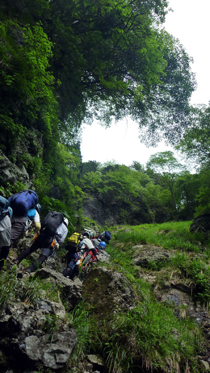 さあ 稲村岳へつめよう・・
