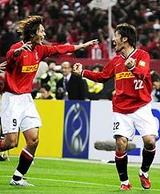 喜びの安部選手 サッカー