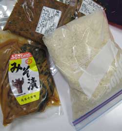 お米とお漬物