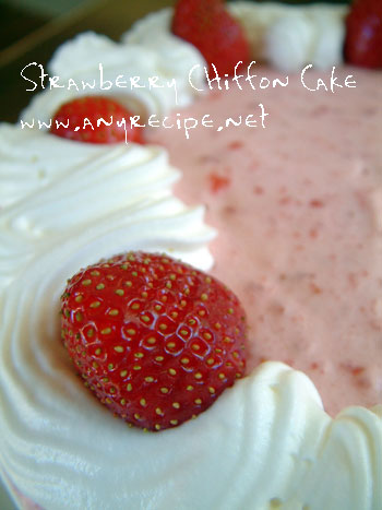 Strawberry CHiffon Cake