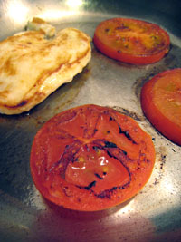 トマトを炒める