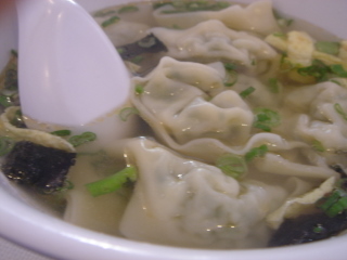 野菜と豚のワンタンスープ