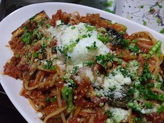 温泉卵ボロネーズ