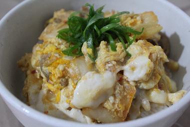 豚キムチのとろとろ卵丼