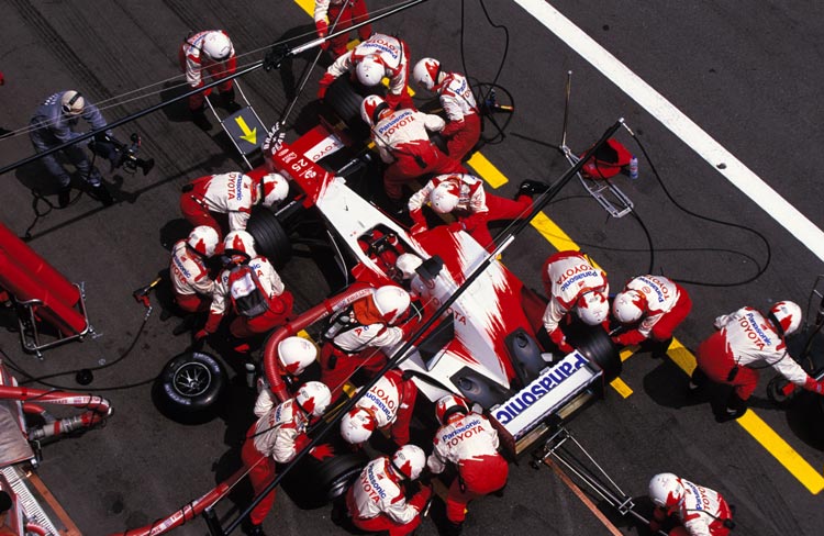 F1ピットクルーの役割 トヨタ F1通信