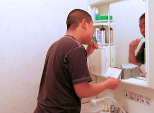 歯みがきしている様子